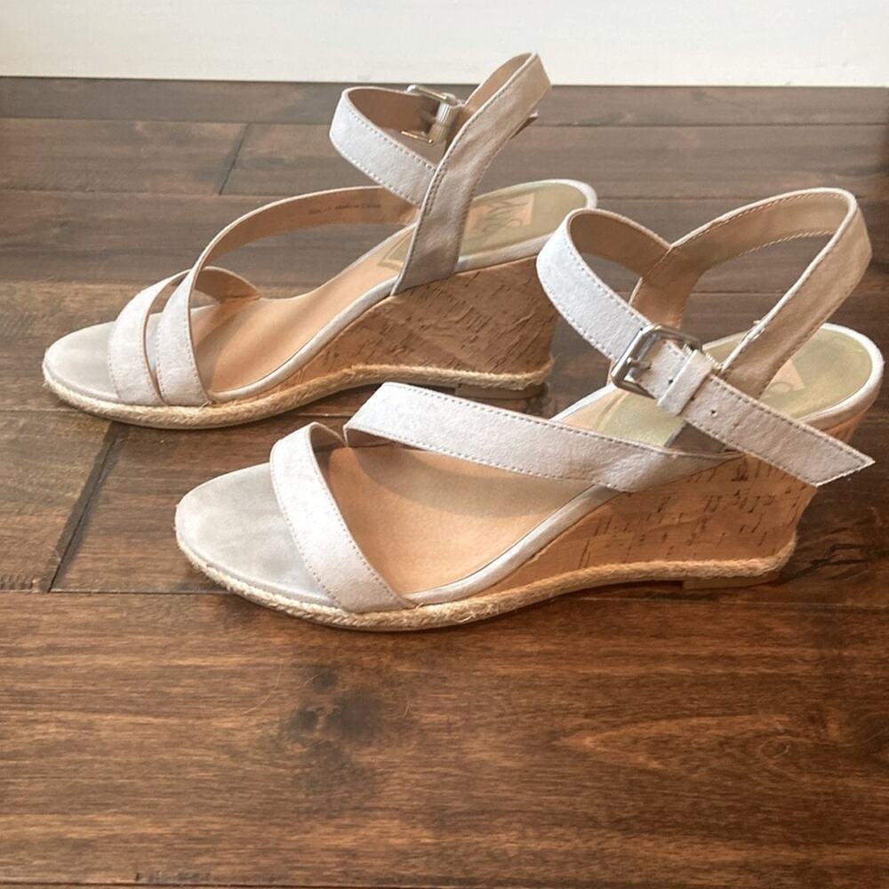 Dolce Vita gray suede 4.5” wedges, size 10